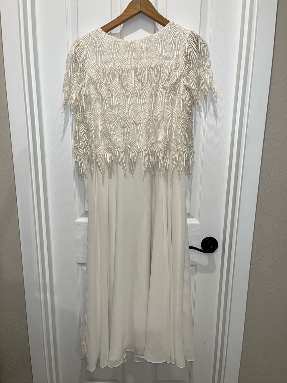 VTG Cachet Ivory Dress with embroidered overlay